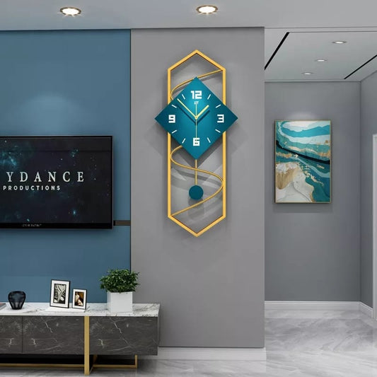 Large wall clock*