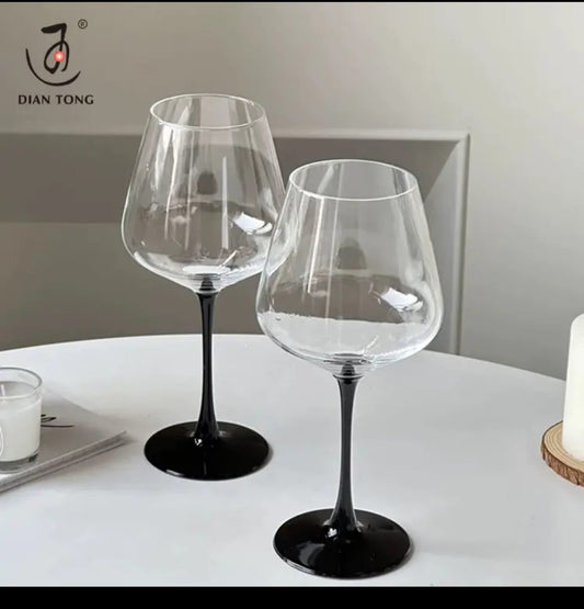 Elegant Burgundy Crystal Wine Glass – Luxury 470ml Red Stem Wine Glass with Black Bottom | - Elegant Households KE