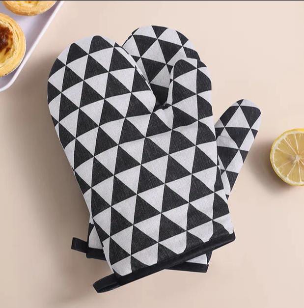 2pcs Heatproof oven mittens | - Elegant Households KE