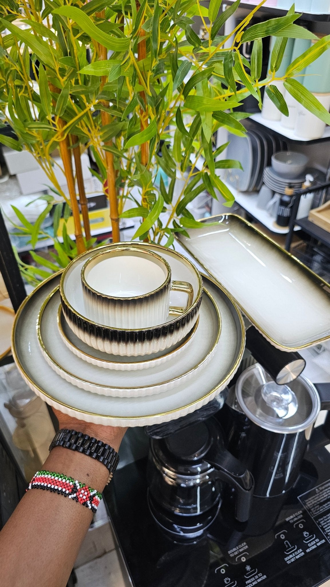 32pcs Gold realm Dinner set | - Elegant Households KE