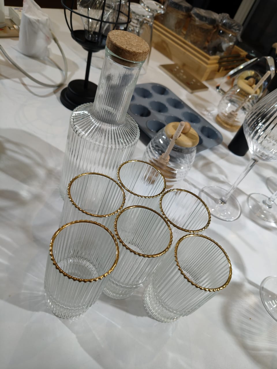 6pcs Ribbed glasses with gold rim and decanter | - Elegant Households KE