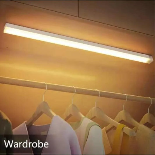 Magnetic motion sensor light