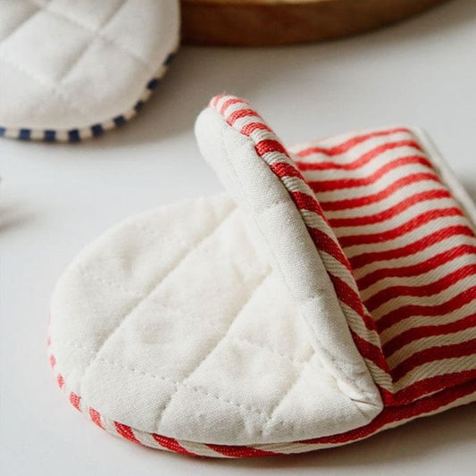 Heat resistant oven gloves 