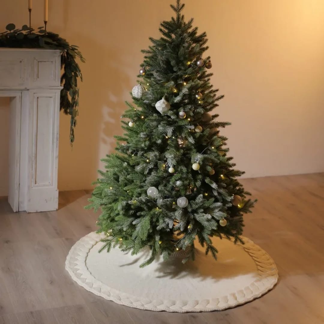 Christmas Knitted Tree Skirt | - Elegant Households KE
