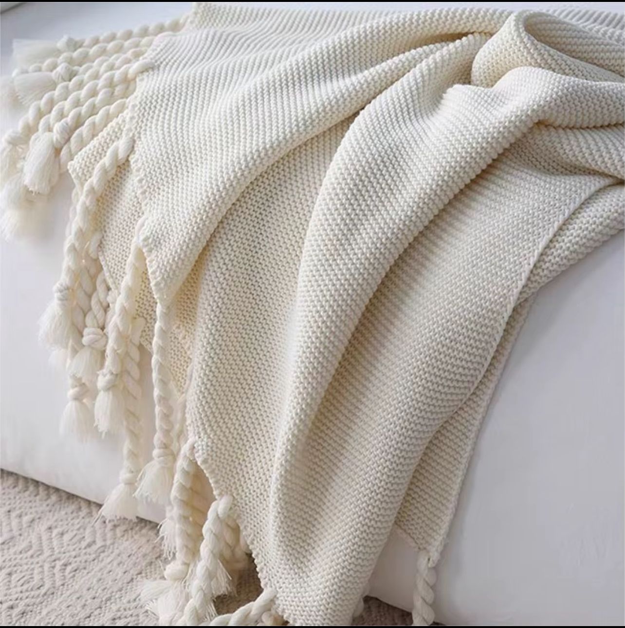 Chunky Knitted Throw Blanket – Ultra Soft & Cozy | - Elegant Households KE