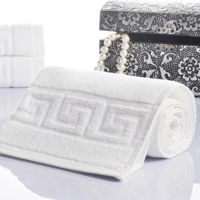 White Towels Price in Kenya – Cotton White Towels (70×140cm Medium Size)