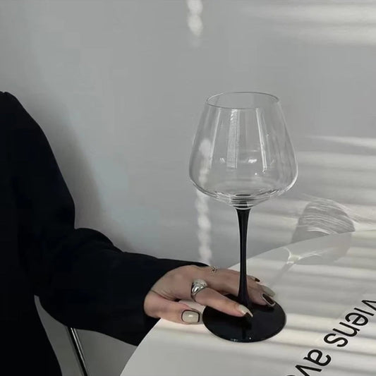 Elegant Burgundy Crystal Wine Glass – Luxury 470ml Red Stem Wine Glass with Black Bottom | - Elegant Households KE