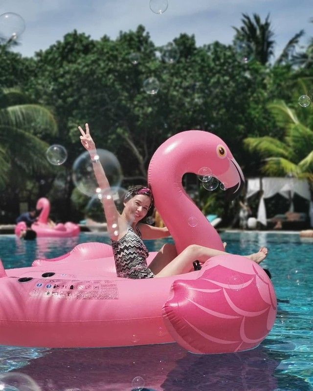 Giant Inflatable Flamingo Float 178×135 cm – Cute Pink Pool Lounger for Kids & Adults | - Elegant Households KE