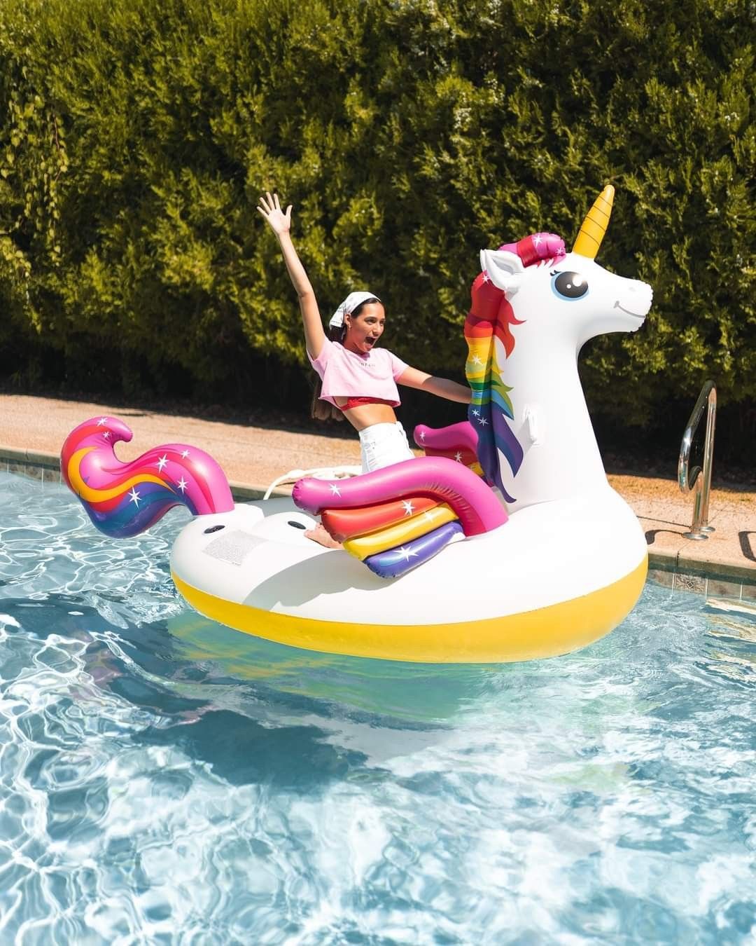 Giant Unicorn Pool Float 225×175 cm – Extra - Large Rainbow Inflatable for Pool Parties & Summer Fun | - Elegant Households KE