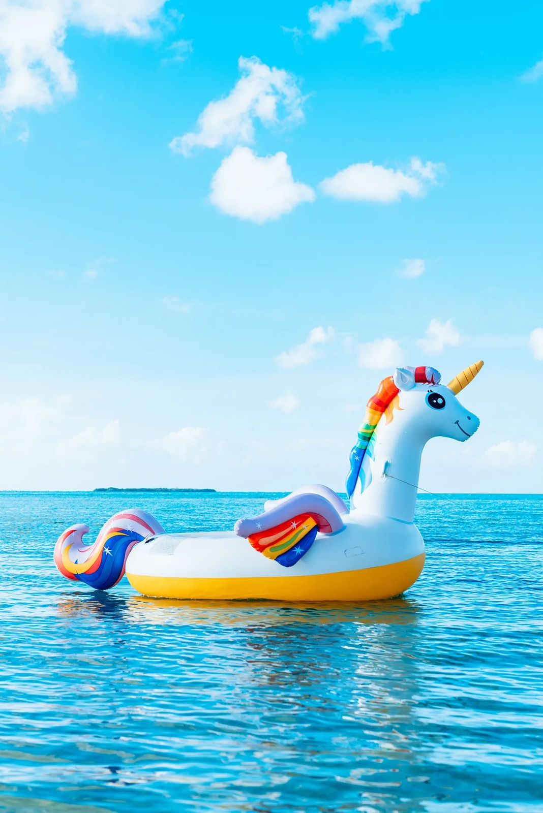 Giant Unicorn Pool Float 225×175 cm – Extra - Large Rainbow Inflatable for Pool Parties & Summer Fun | - Elegant Households KE