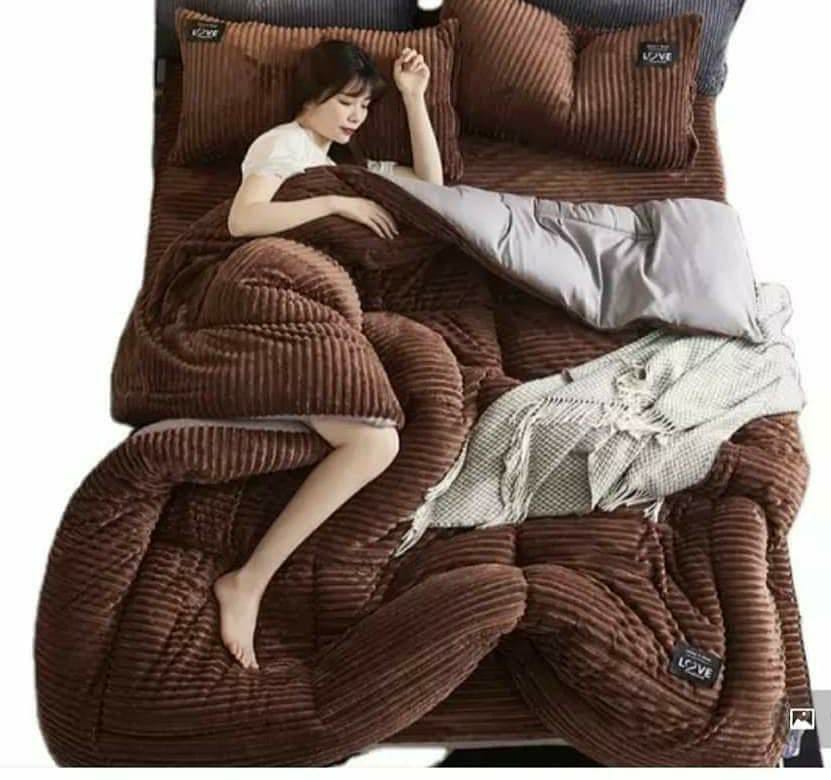 “High Quality Velvet Duvet Set | - Elegant Households KE