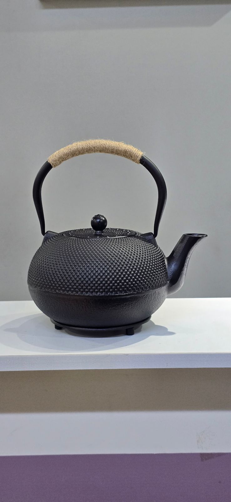 Japanese Cast Iron Kettle 1.8L with Coaster | - Elegant Households KE