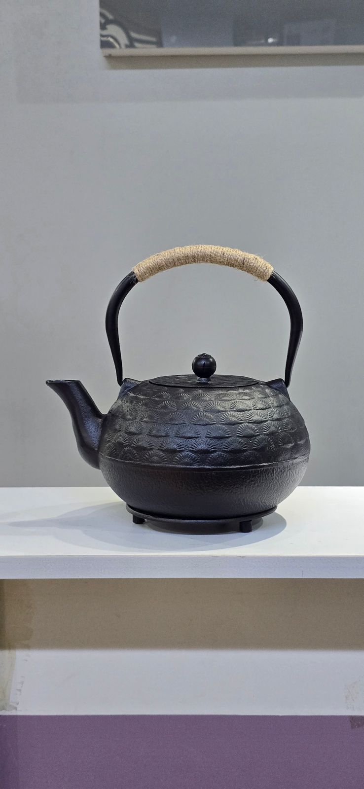 Japanese Cast Iron Kettle 1.8L with Coaster | - Elegant Households KE