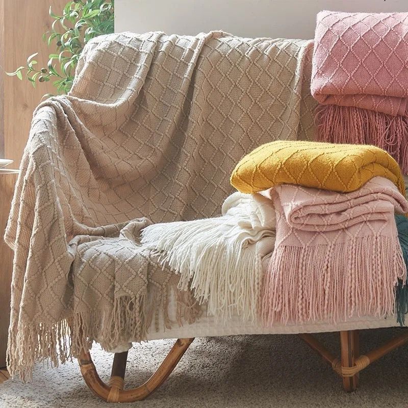 Knitted Throw Blanket With Tassel | - Elegant Households KE