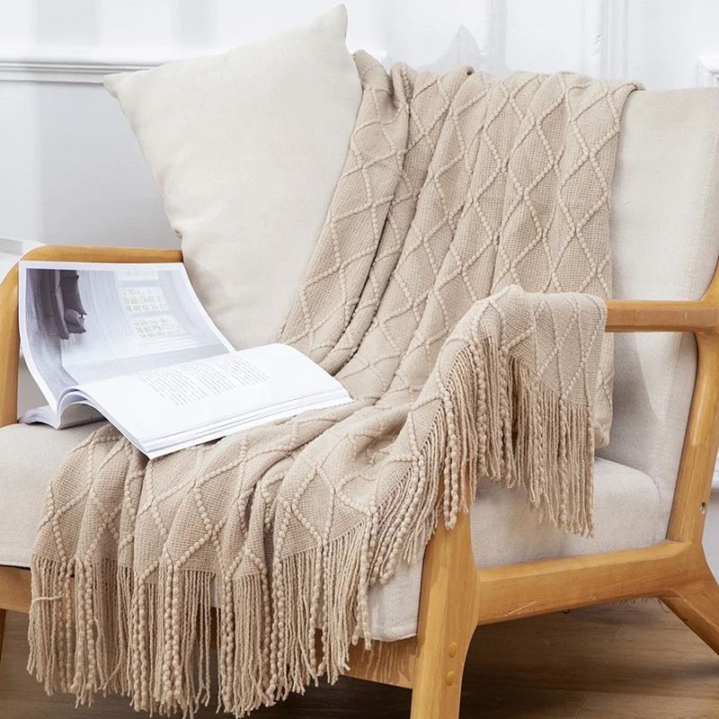 Knitted Throw Blanket With Tassel | - Elegant Households KE