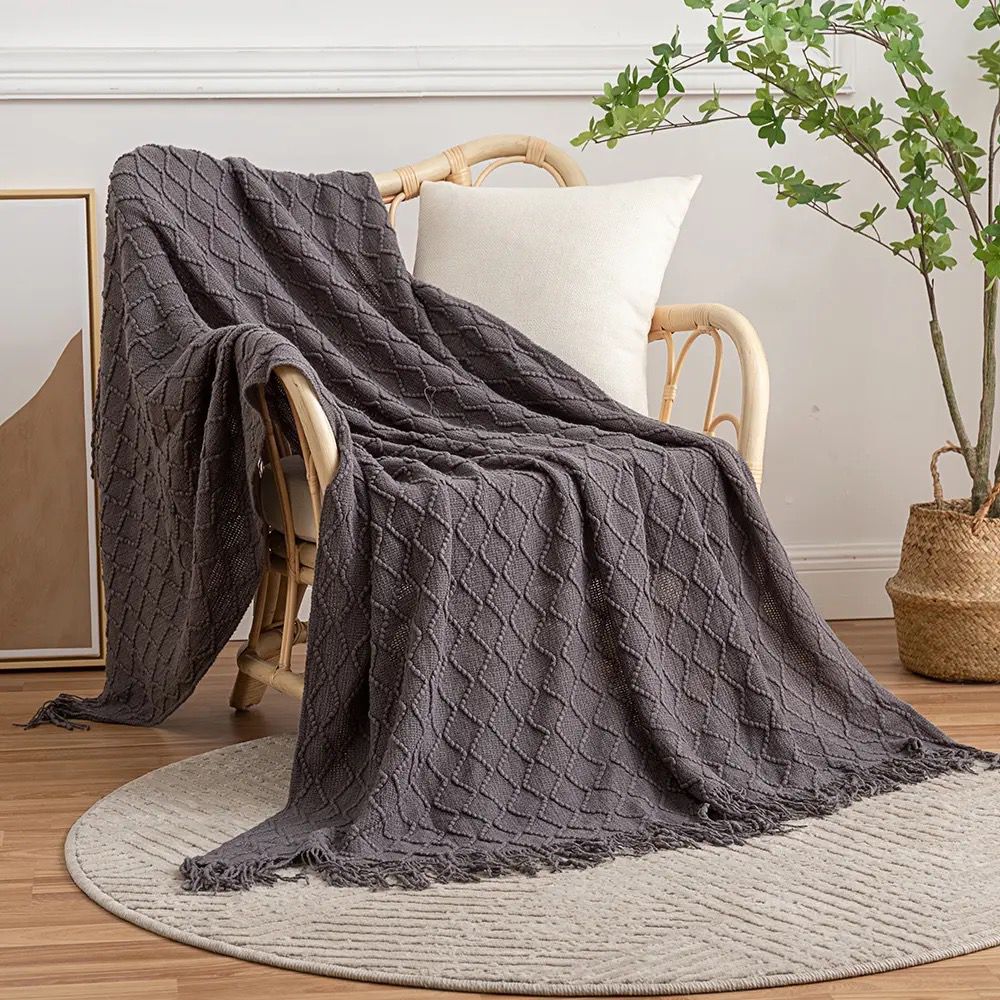 Knitted Throw Blanket With Tassel | - Elegant Households KE