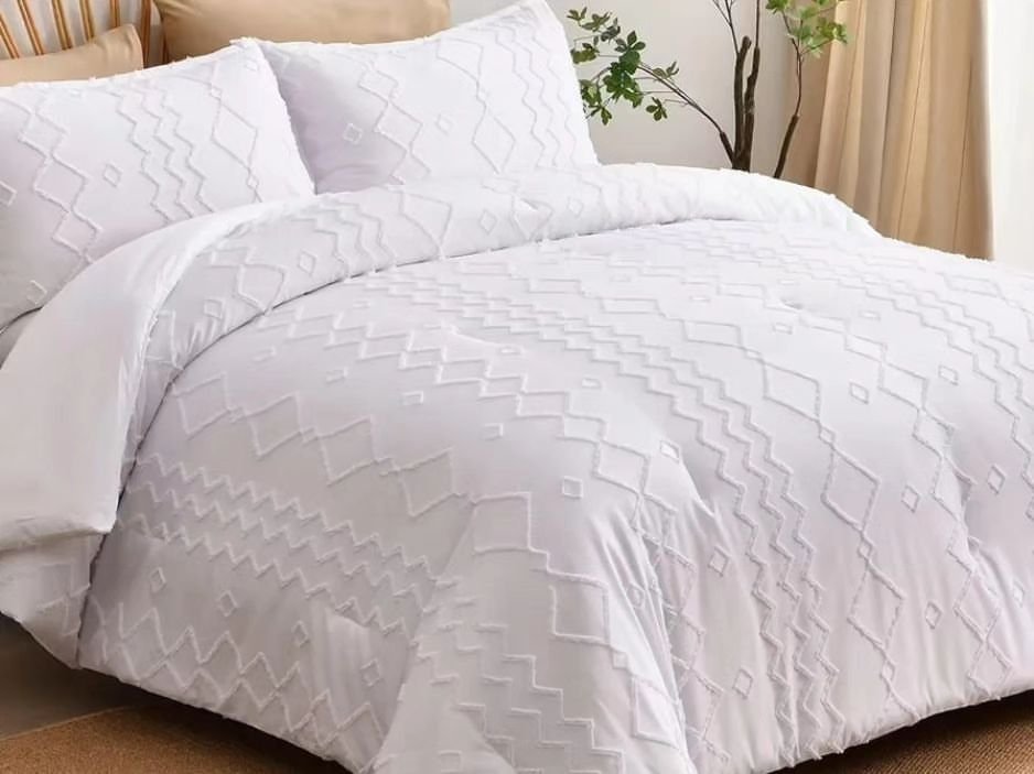 Luxury Tufted Comforter Bedding Set | - Elegant Households KE