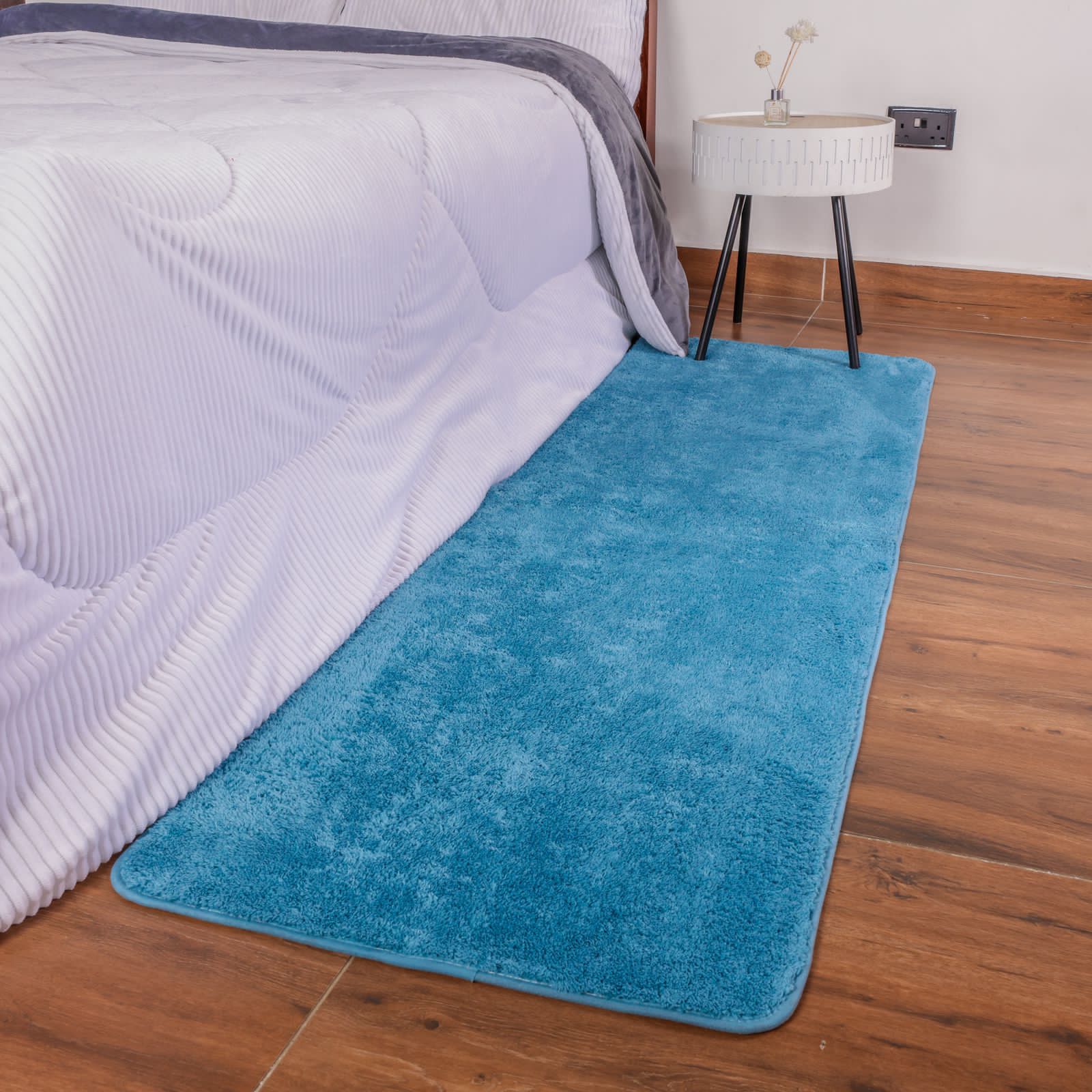 Non Slip Absorbent bedside mat Soft luxurious | - Elegant Households KE