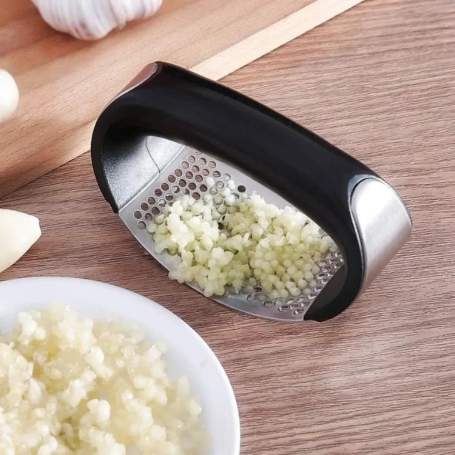 Ring Garlic Crusher | - Elegant Households KE