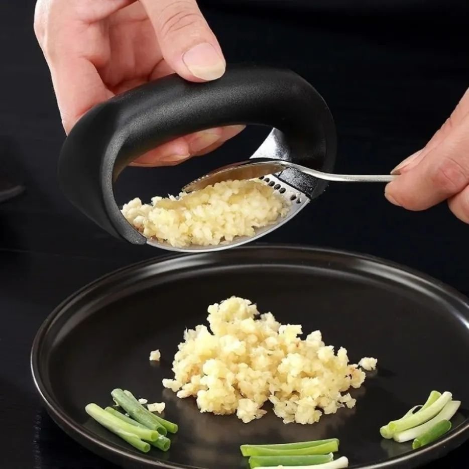 Ring Garlic Crusher | - Elegant Households KE