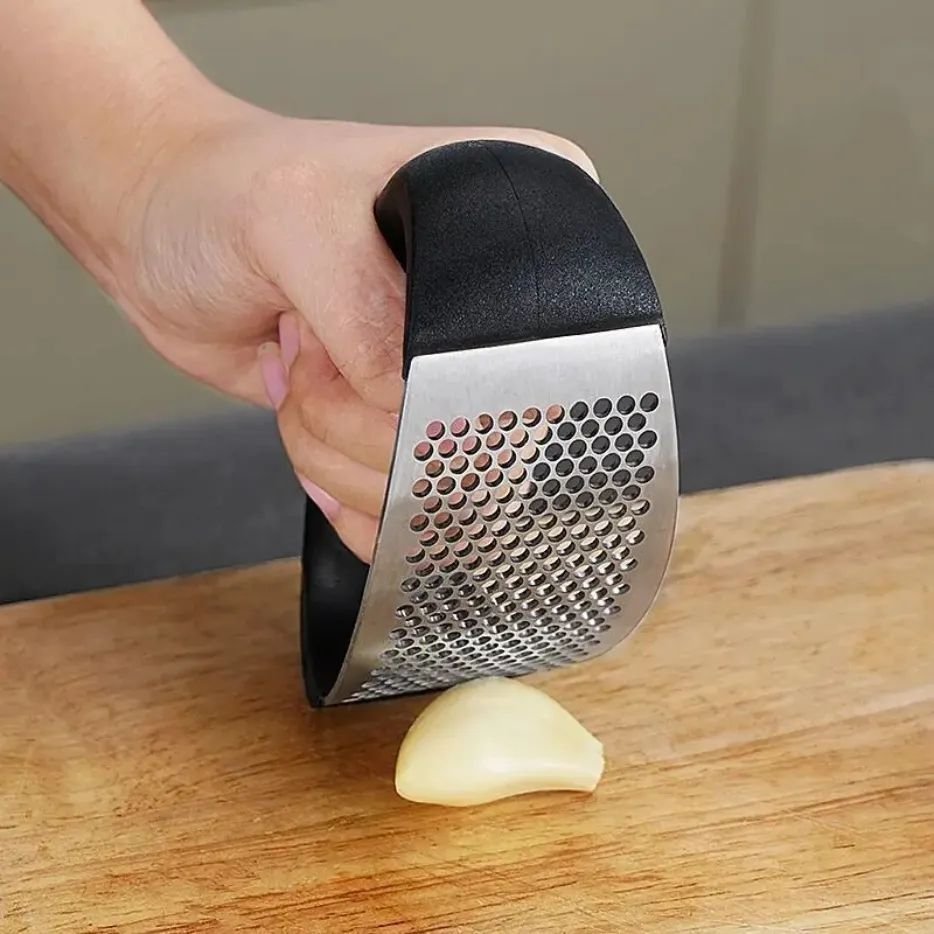 Ring Garlic Crusher | - Elegant Households KE