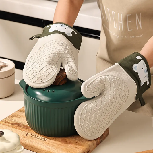 A pair of Silicone Heat-Insulating Gloves