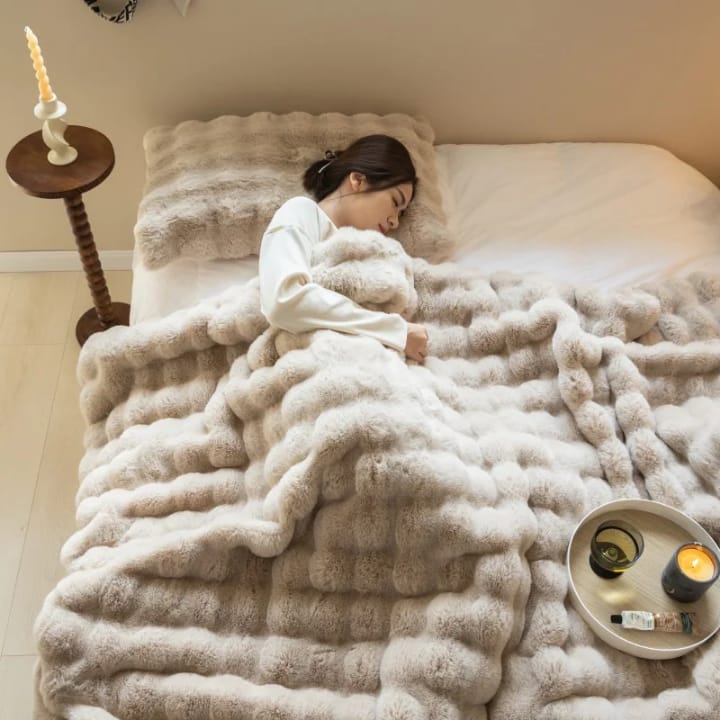 Soft Bubble Winter Throw Blanket Plain | - Elegant Households KE