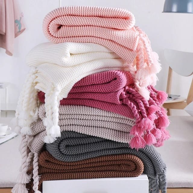 Super soft knitted throw blanket with Tassels | - Elegant Households KE