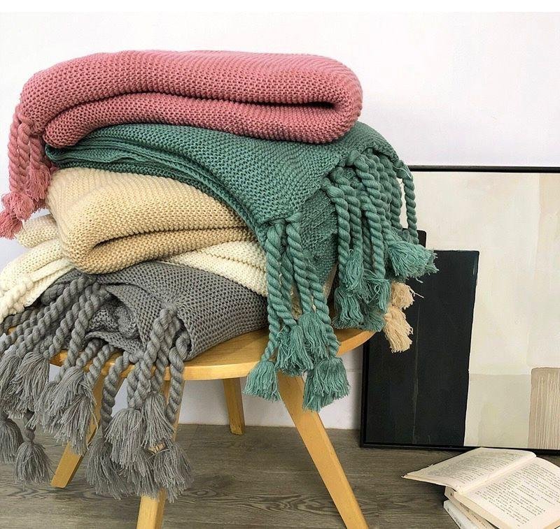 Super soft knitted throw blanket with Tassels | - Elegant Households KE