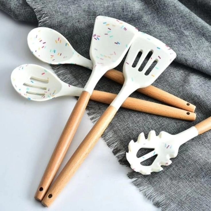 White Marble Silicone Spoon Set | - Elegant Households KE